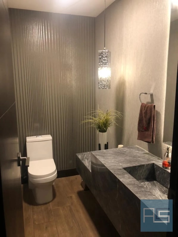 Moderno y amplio apartamento de 2 niveles, 4 hab. con jardín y 3 parqueos en Venta - 9