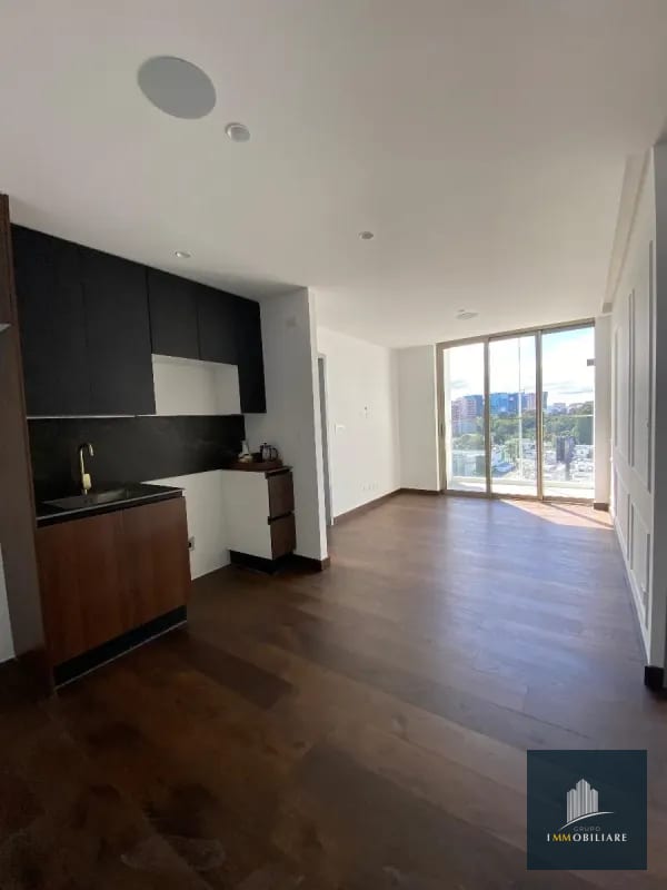 Apartamento con balcón en renta zona 10 edificio Atarah — Apartamento en Alquiler en Atarah, Zona 10, Guatemala, Ciudad — foto 10 de 14