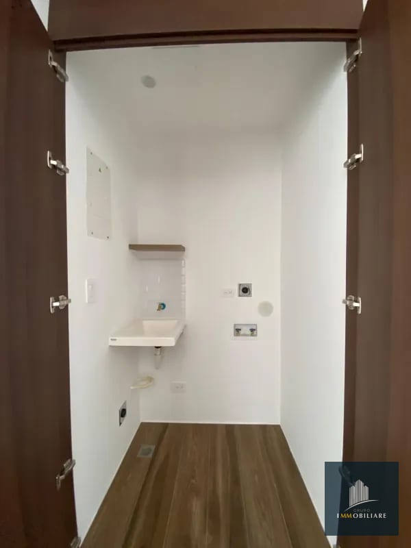 Apartamento con balcón en renta zona 10 edificio Atarah — Apartamento en Alquiler en Atarah, Zona 10, Guatemala, Ciudad — foto 9 de 14