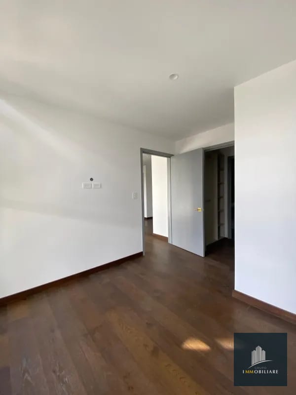 Apartamento con balcón en renta zona 10 edificio Atarah — Apartamento en Alquiler en Atarah, Zona 10, Guatemala, Ciudad — foto 6 de 14