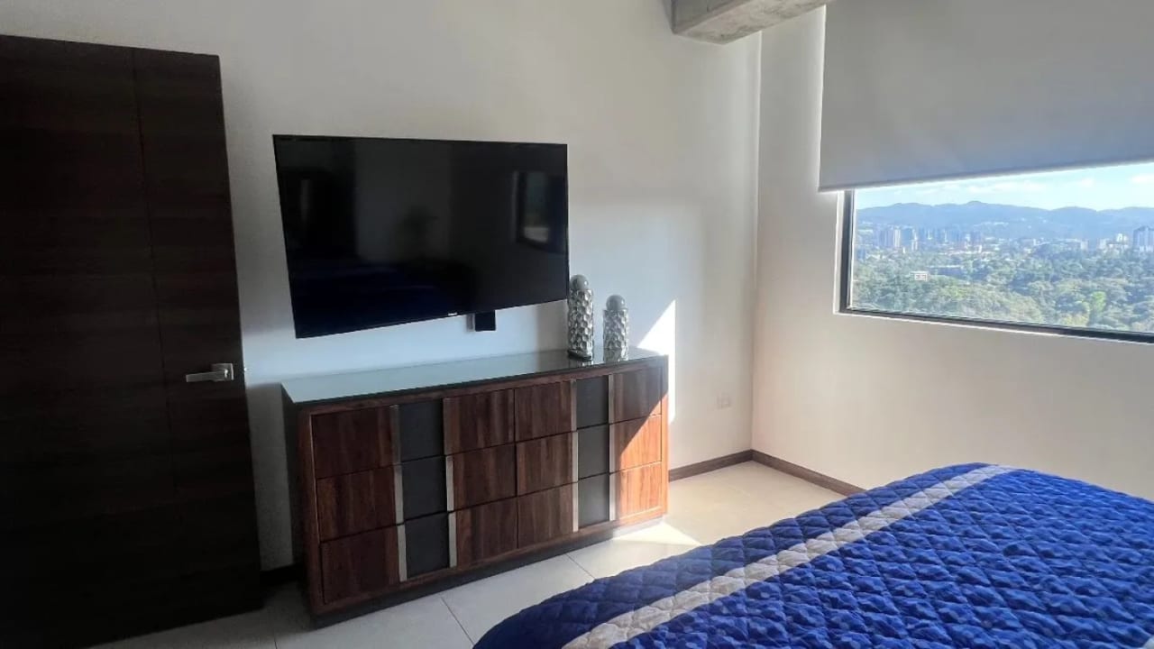 Apartamento Amueblado y Equipado MIRA zona 10 — Apartamento en Alquiler en Mira, Zona 10, Guatemala, Ciudad — foto 12 de 16