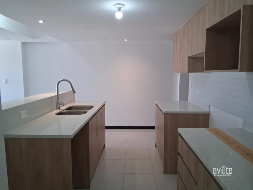 Condado Naranjo, Serena: apartamento 2 habitaciones con balcón Q5,200.00 - 4