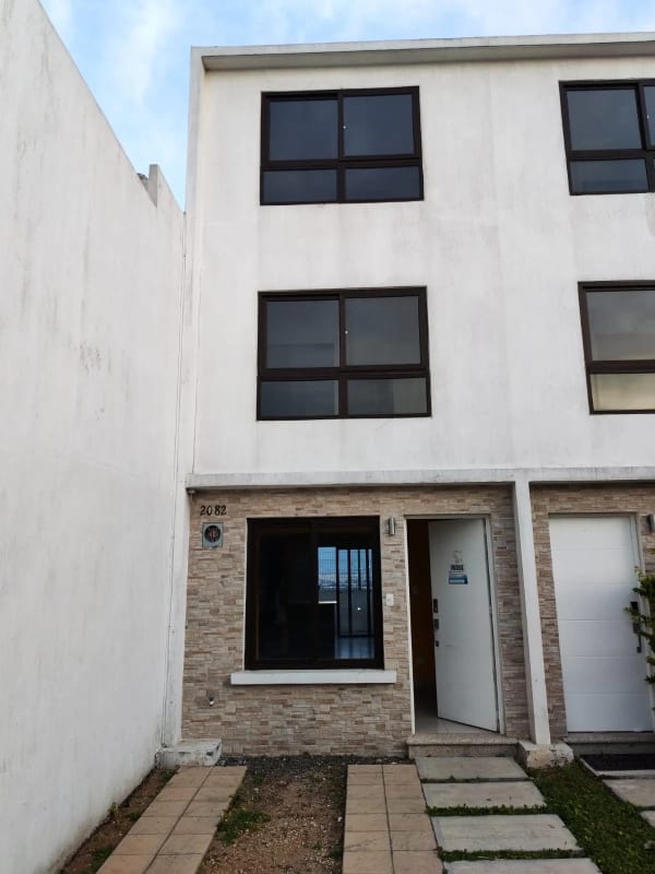HACIENDA DE LAS FLORES. ANDANA 2. CASA TIPO TOWNHOUSE. 3 NIVELES. CASA FHA. ENGANCHE: Q. 43,800 — Apartamento en Venta en Villa Nueva, Guatemala, Ciudad — foto 1 de 17