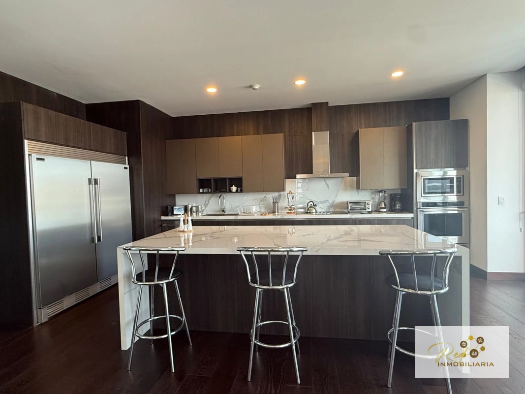 VENTA-APARTAMENTO ECHO TORRE I, ZONA 14. - 17
