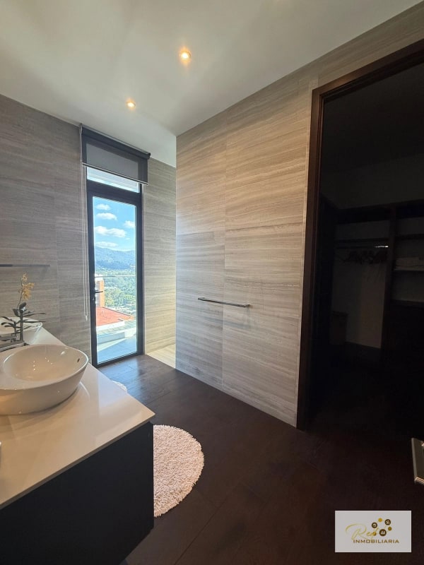 VENTA-APARTAMENTO ECHO TORRE I, ZONA 14. - 4