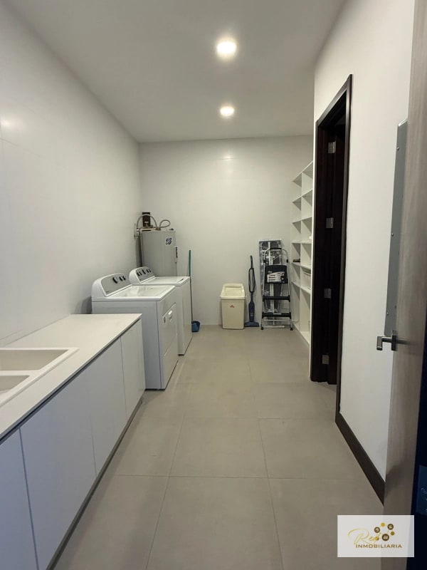 VENTA-APARTAMENTO ECHO TORRE I, ZONA 14. - 2