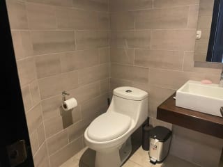 Apartamento  en Venta 1 Habitación Zona 10 — Apartamento en Venta en Jardines del Acueducto, Zona 10, Guatemala, Ciudad — miniatura 5 de 8
