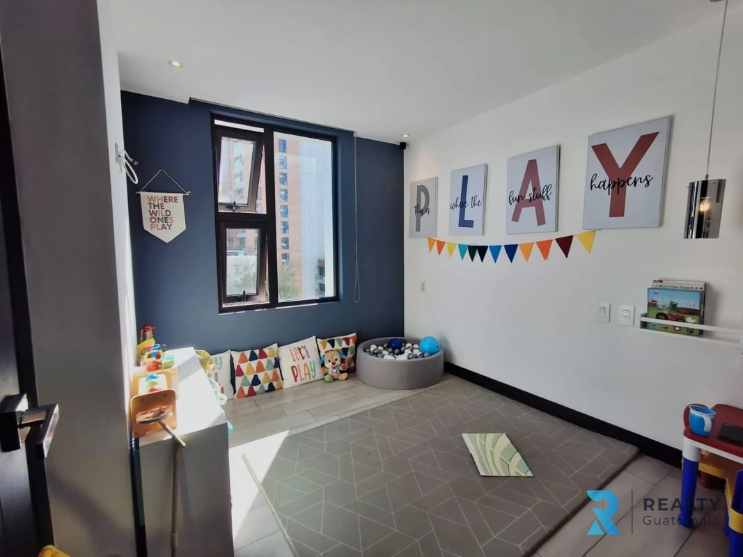 VENDO Apartamento  Zona 15, LIV - 4