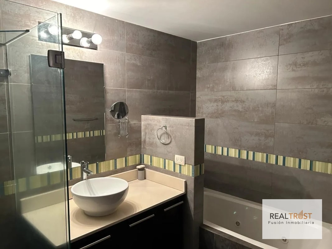 Apartamento amueblado en zona 14 - 14