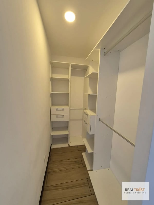 RENTO MODERNO APARTAMENTO EN ZONA 15, SECTOR DEL PARQUE, VISTA HERMOSA 1 - 3