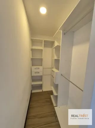 RENTO MODERNO APARTAMENTO EN ZONA 15, SECTOR DEL PARQUE, VISTA HERMOSA 1 — Apartamento en Alquiler en Vista Hermosa I, Zona 15, Guatemala, Ciudad — miniatura 3 de 7