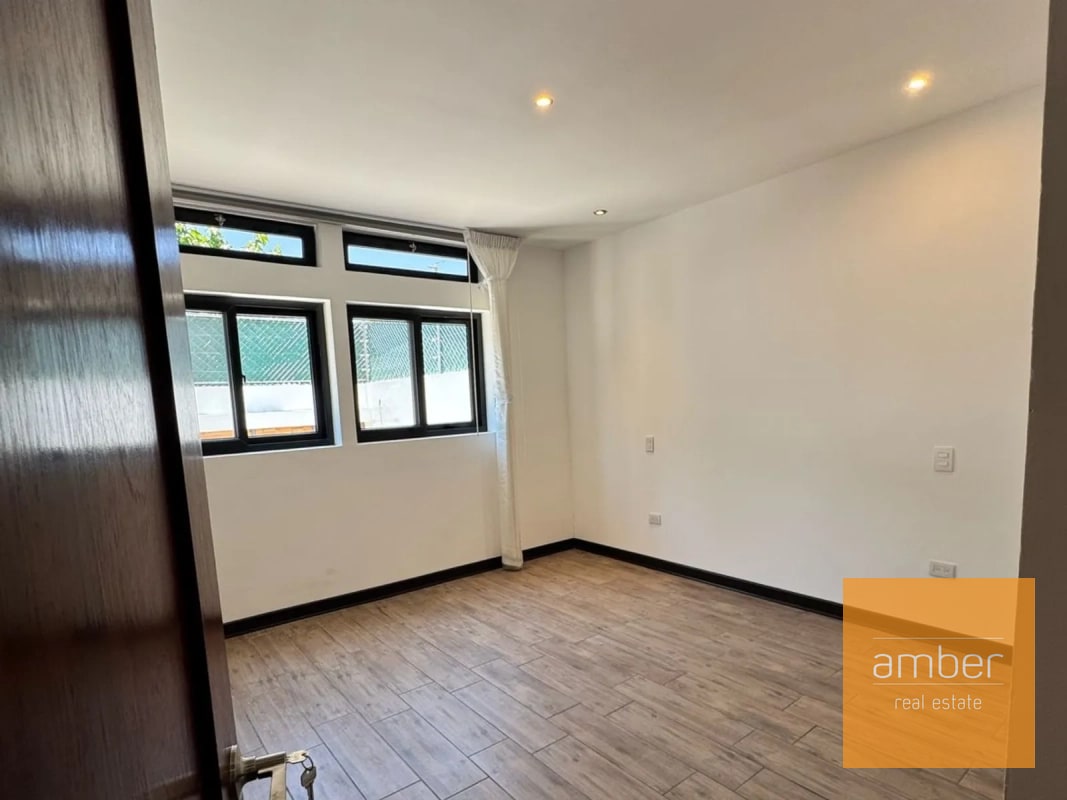 Apartamento amueblado en La Eskina, Zona 15 - 2