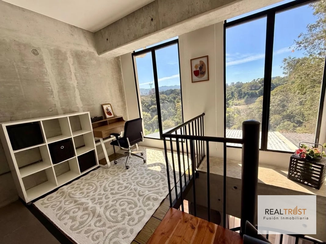 Rento apartamento tipo loft de una habitación en zona 10 - 12