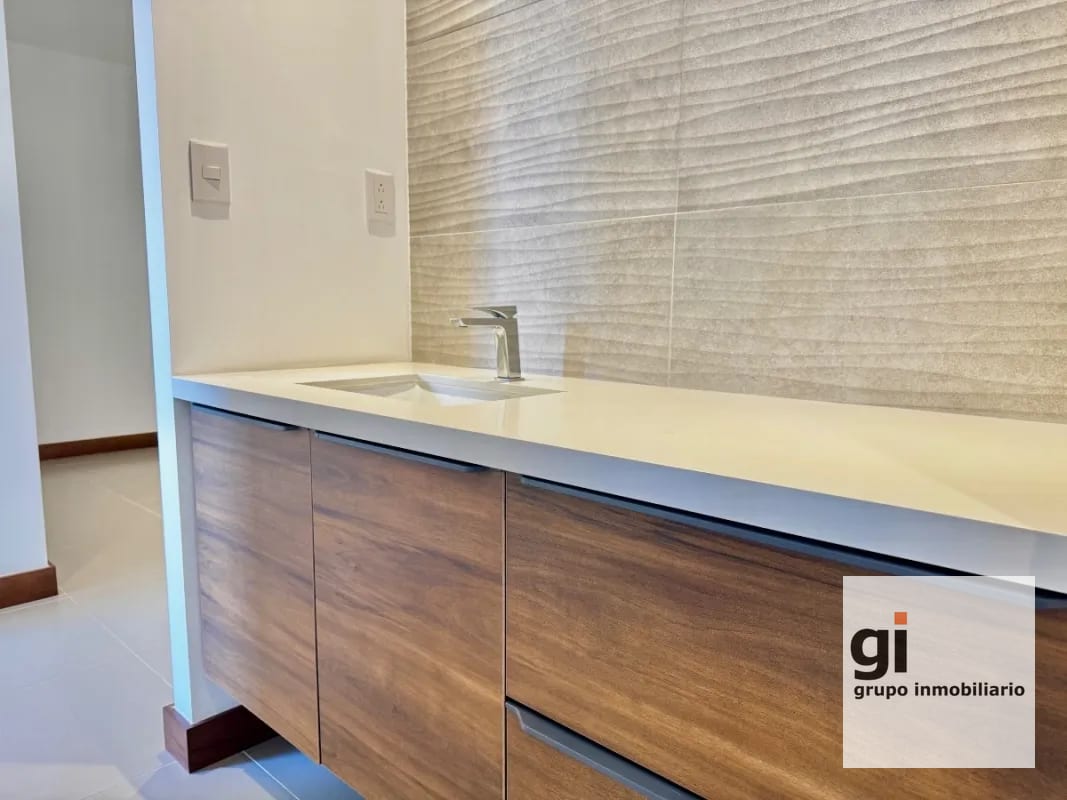 Apartamento de 3 dormitorios + cuarto de servicio en venta en zona 13 — Apartamento en Venta en Zona 13, Guatemala, Ciudad — foto 11 de 12