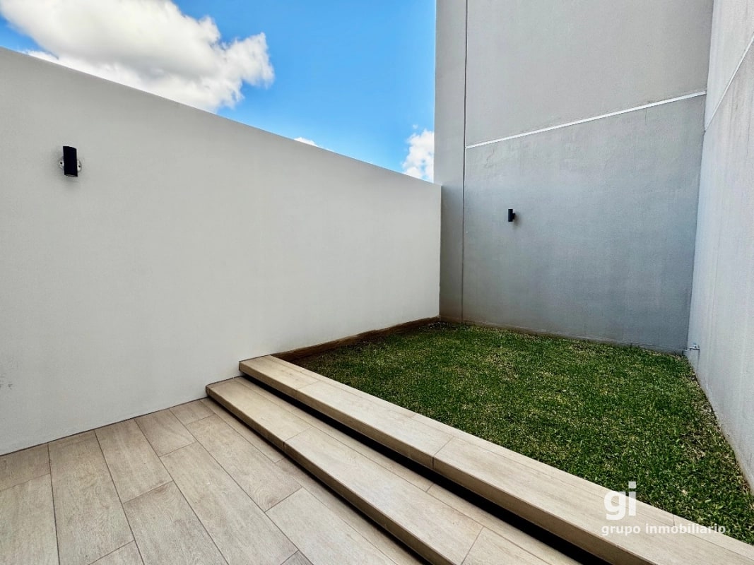 Apartamento de 2 dormitorios + jardín en venta en zona 13 - 11