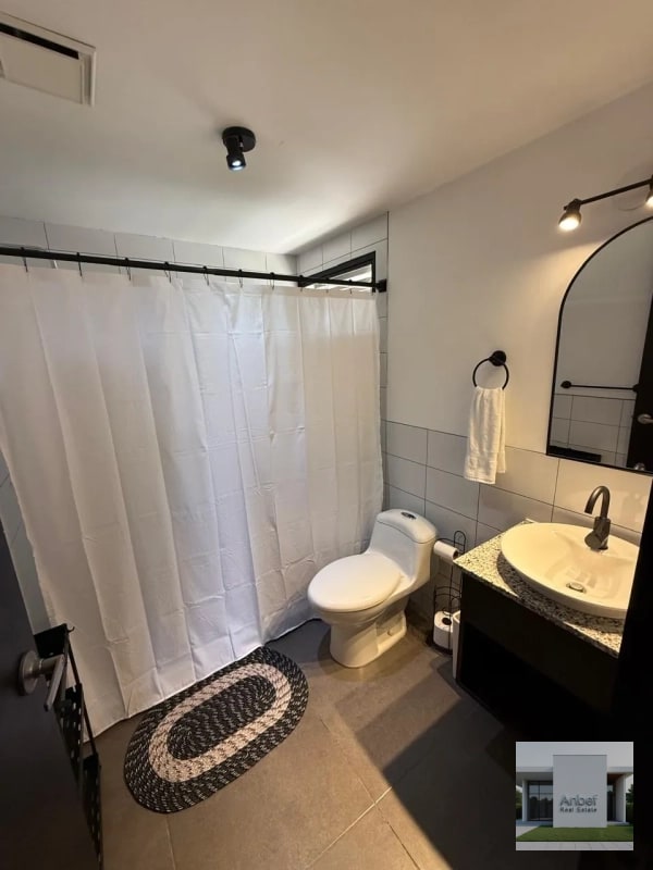 Apartamento Amueblado tipo Loft Un Dormitorio Zona 10 - 2