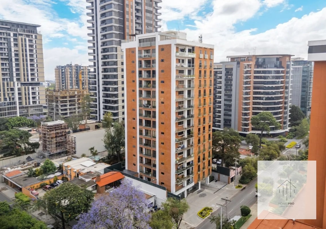 Apartamento Amueblado en Venta o Renta en Zona 10 - 2