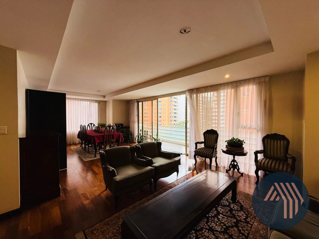 ALQUILER DE AMPLIO Y CÉNTRICO APARTAMENTO - ARIA, ZONA 10 - 15