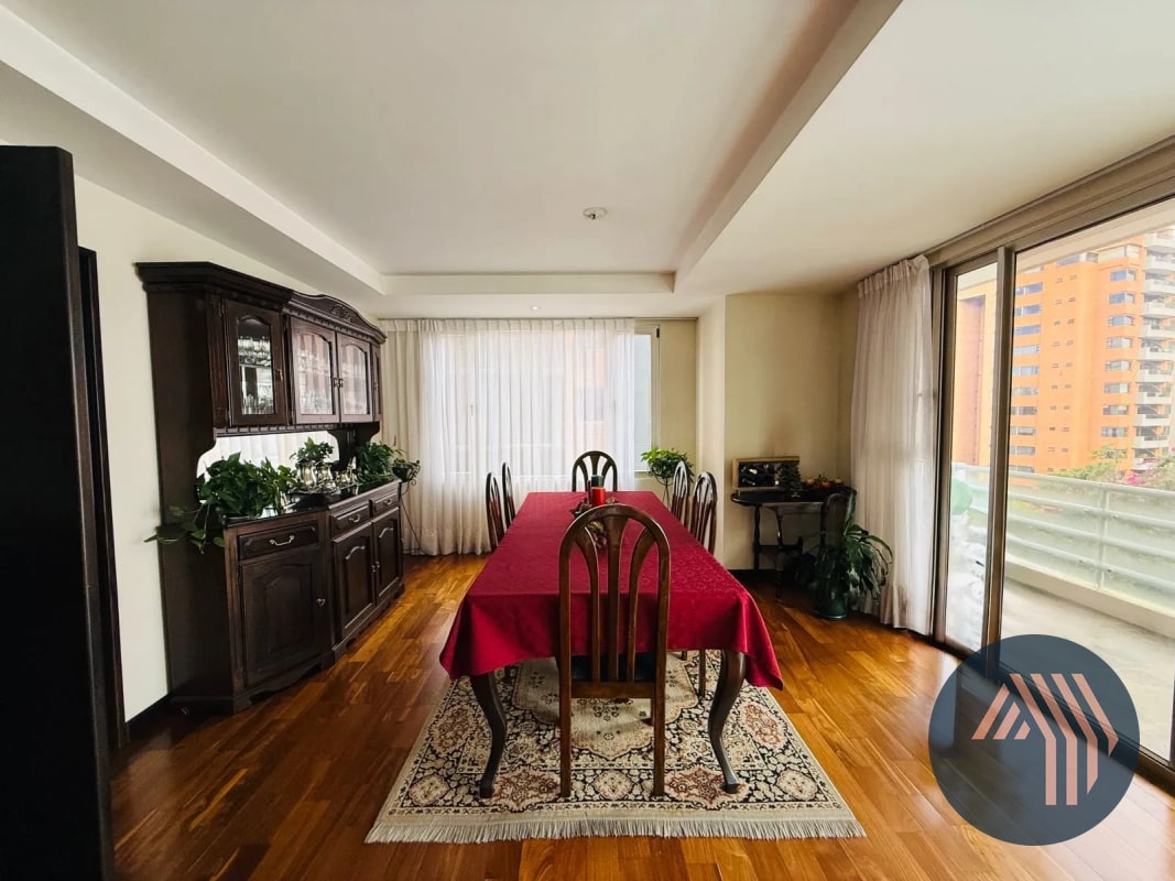 ALQUILER DE AMPLIO Y CÉNTRICO APARTAMENTO - ARIA, ZONA 10 - 13