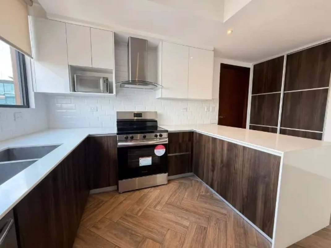 Apto en renta en NAORI zona 10 — Apartamento en Venta en Naori, Zona 10, Guatemala, Ciudad — foto 2 de 5
