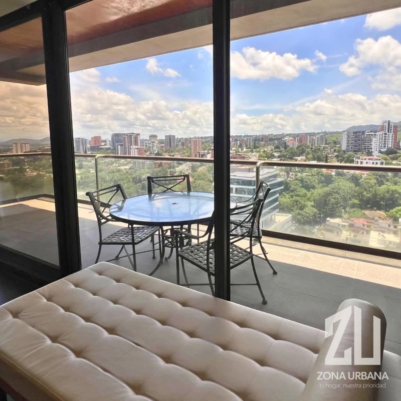Penthouse de dos niveles con vista panorámica en Edificio Veinti4, Zona 10 - 1