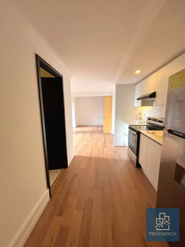Apartamento con excelente ubicación en venta, Edifico Céntrico, Zona 5 - 2