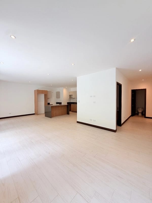 LINDO APARTAMENTO EN VENTA SPAZIO ZONA 16 — Apartamento en Venta en Zona 16, Guatemala, Ciudad — foto 5 de 8