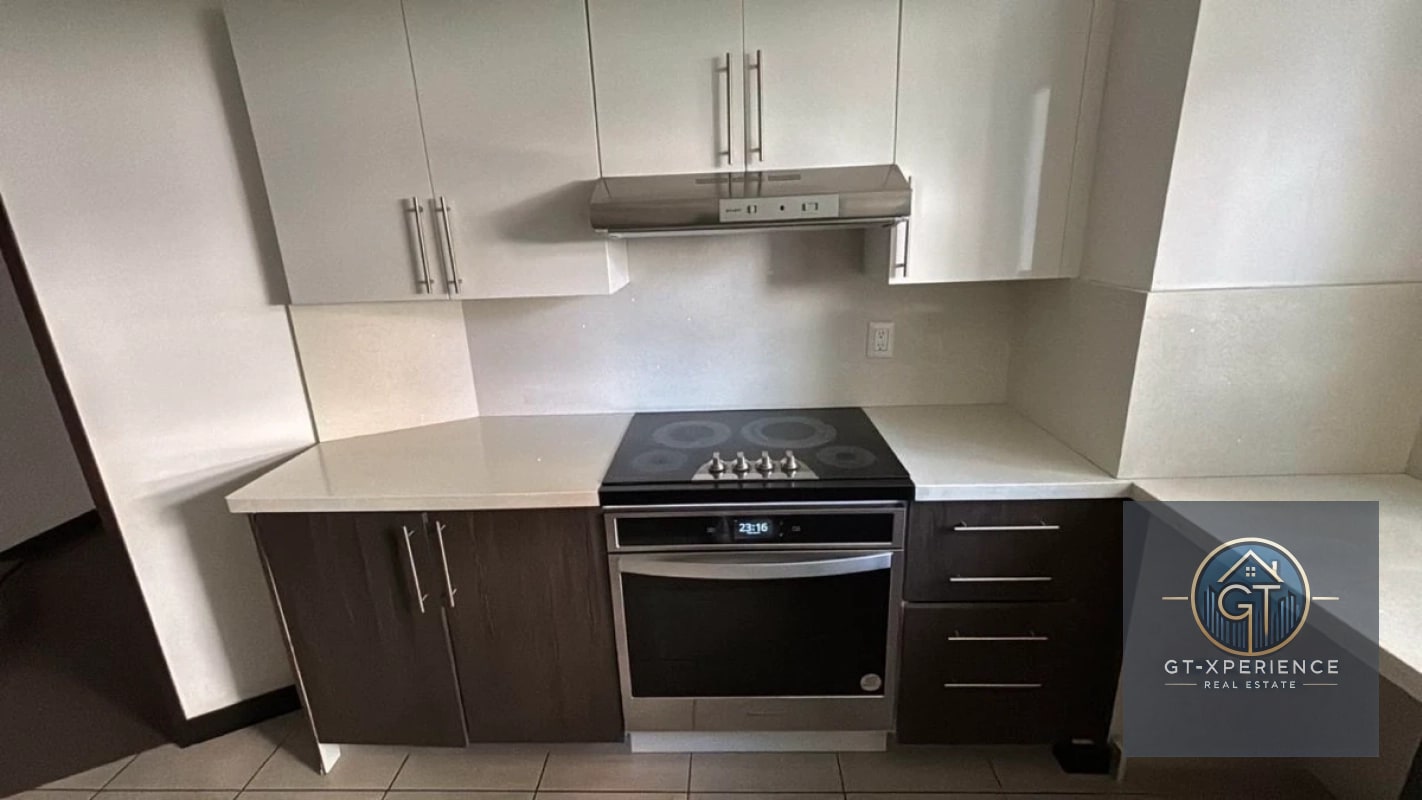 Lindo apartamento en edificio Attica, Zona 14 - 12
