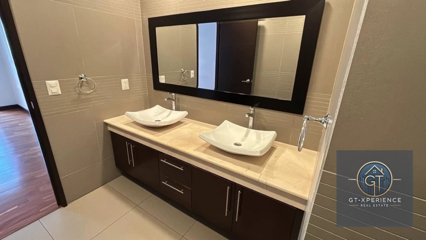 Lindo apartamento en edificio Attica, Zona 14 - 4