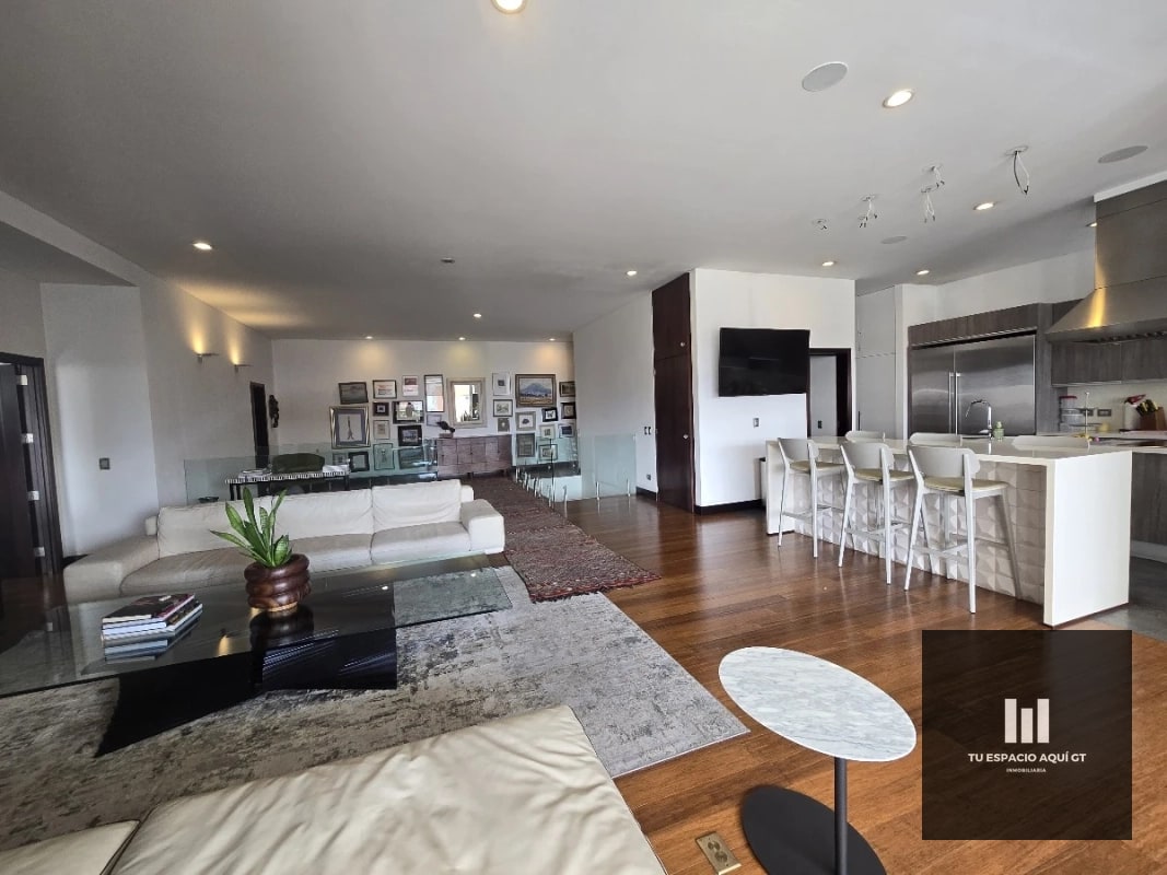 Hermoso Penthouse en Venta en Zona 10 - 15