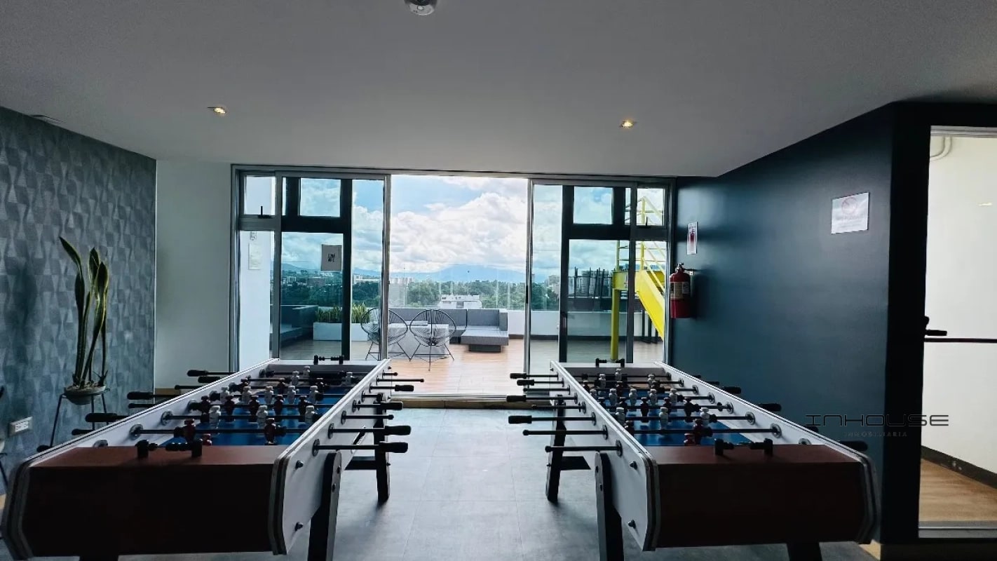 APARTAMENTO EN VENTA ZONA 10, CITY HAUS. NIVEL ALTO - 2