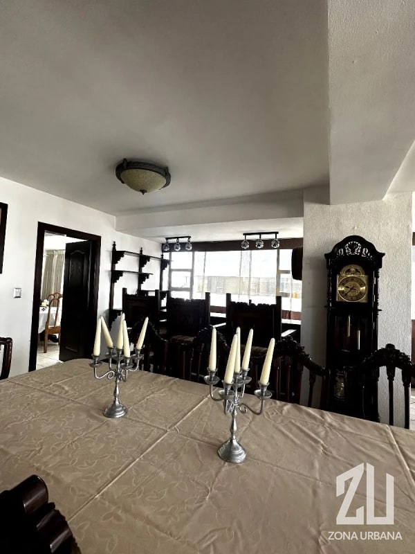 Apartamento amplio con balcón perimetral en Pacífica Plaza, Zona 14 - 15