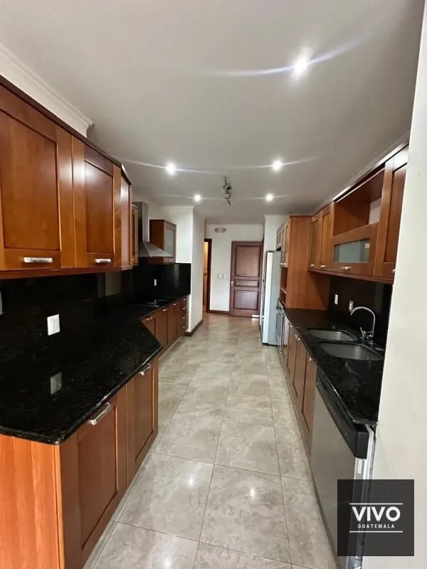 Apartamento amplio en renta – TADEUS, Zona 14, $2400 — Apartamento en Alquiler en Tadeus, Zona 14, Guatemala, Ciudad — foto 9 de 14