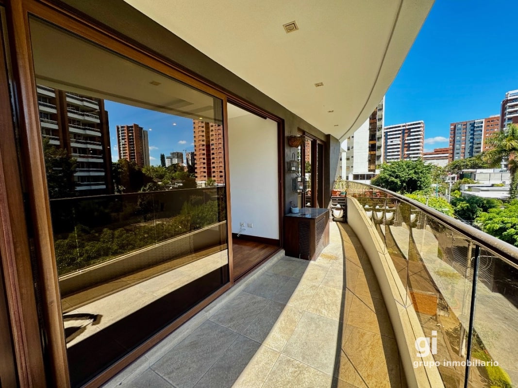 Apartamento de 200 m2 en venta zona 14 - 7