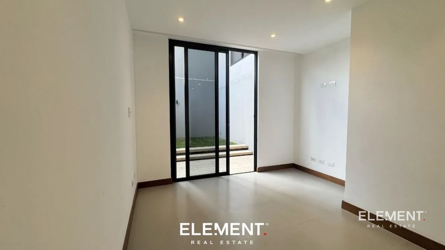 Apartamento con jardín en venta -AILÉ zona 13 - 1