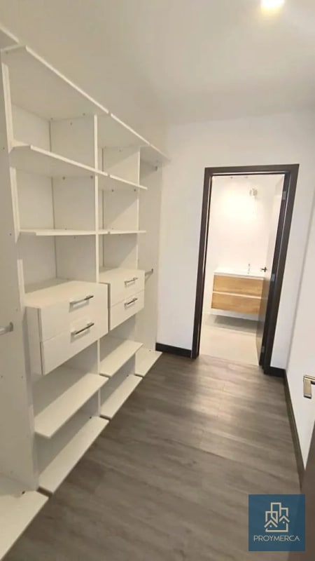 Apartamento con jardín en venta, Edificio Iridia, Zona 13 - 9