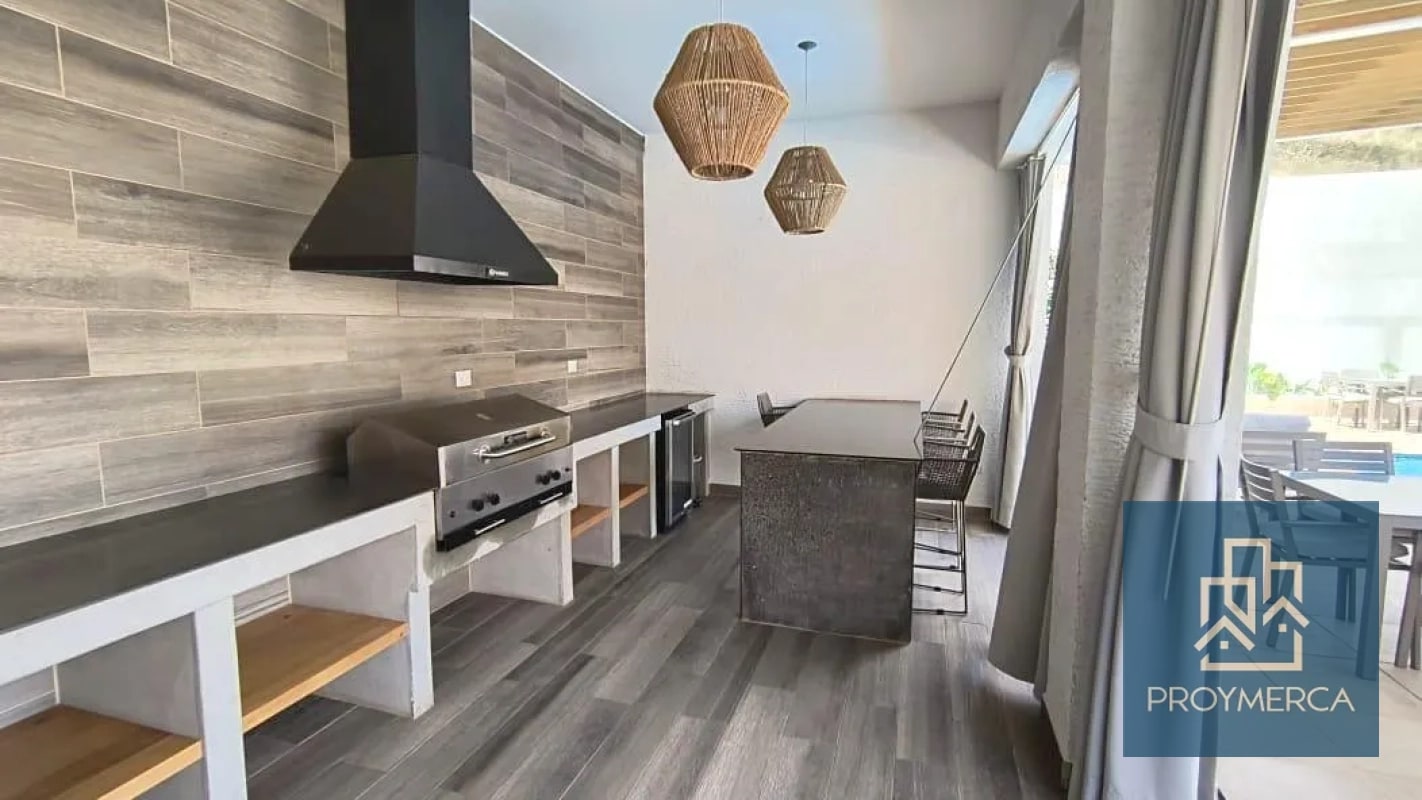 Apartamento con jardín en venta, Edificio Iridia, Zona 13 - 5