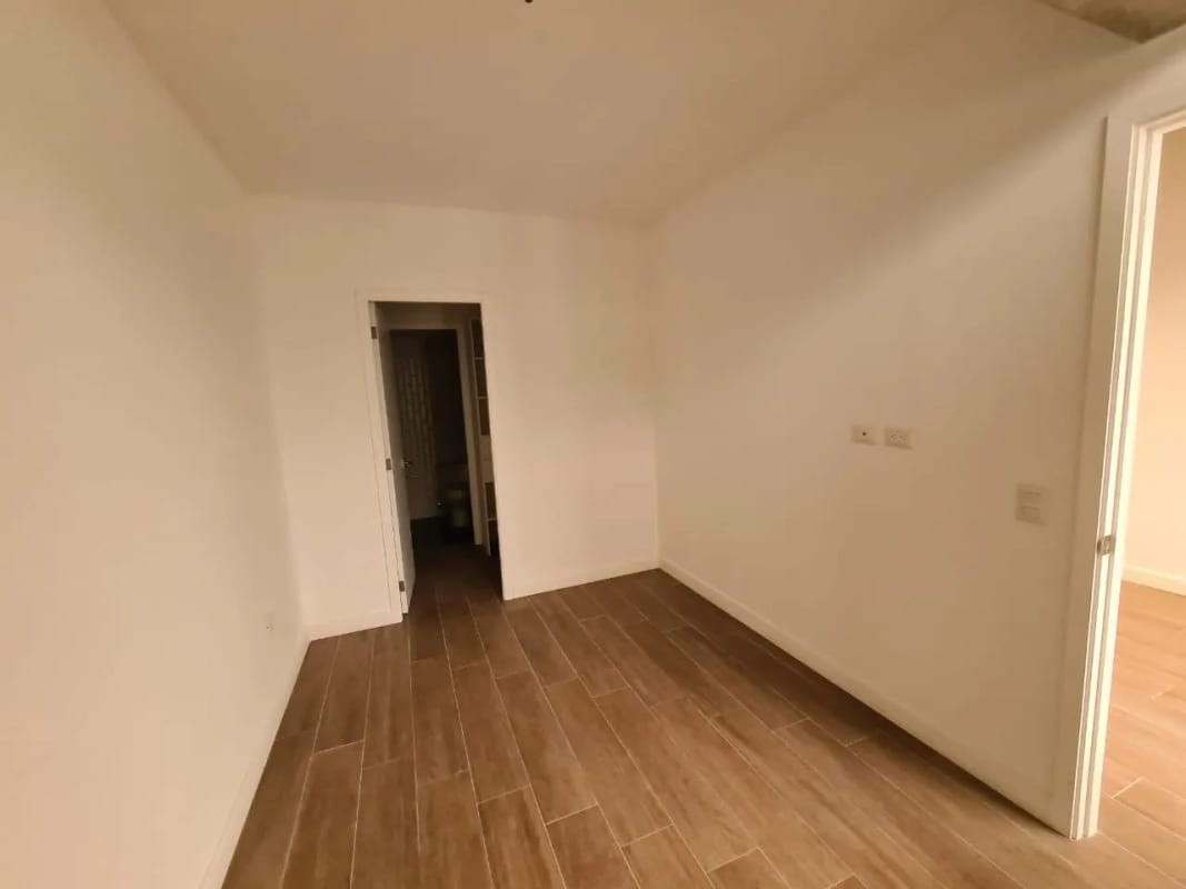 Venta Apartamento en Edificio Granat, Zona 4 — Apartamento en Venta en Granat, Zona 4, Guatemala, Ciudad — foto 16 de 17