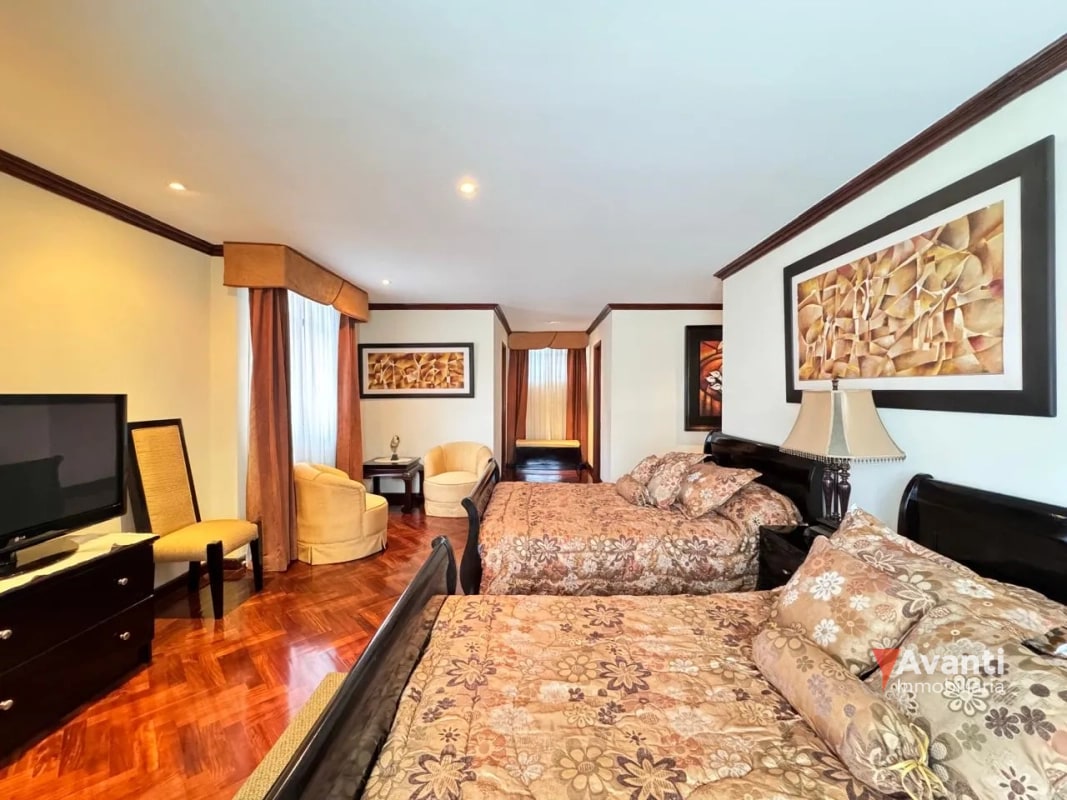 VENTA APARTAMENTO ZONA 14, AMPLIO - 6