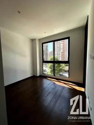 Apartamento amplio y bien iluminado con balcón en Edificio Tero 14 — Apartamento en Alquiler en Zona 14, Guatemala, Ciudad — miniatura 3 de 10