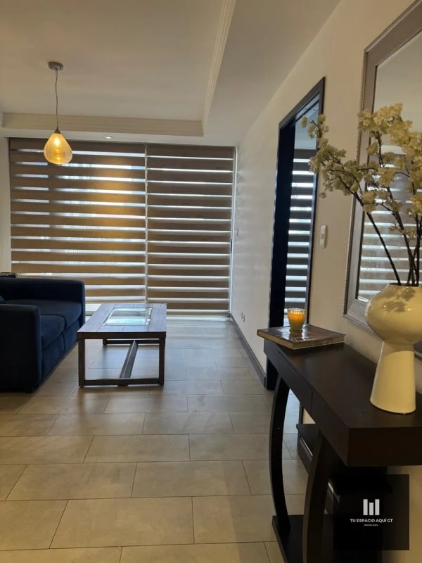Apartamento en Alquiler, en Zona 10 - Amueblado - 5