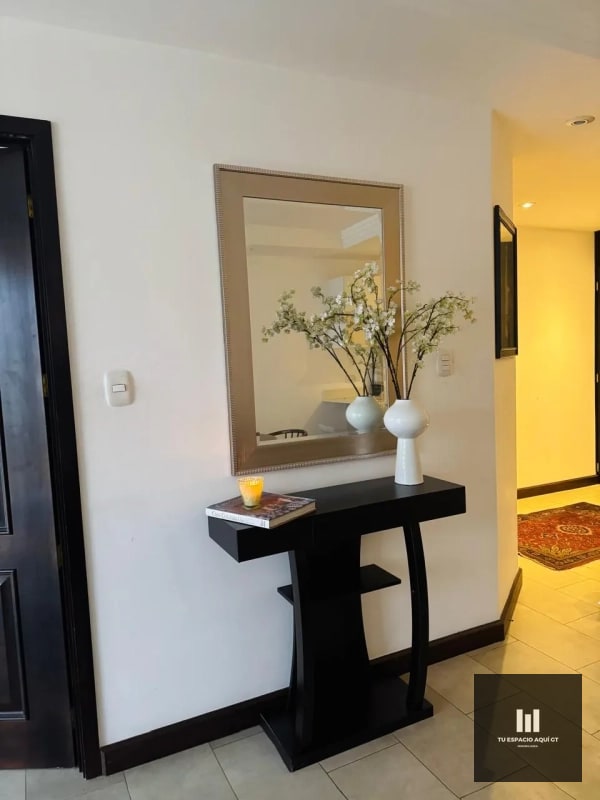 Apartamento en Alquiler, en Zona 10 - Amueblado - 4