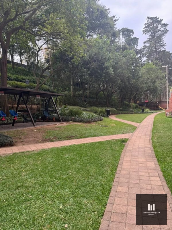 Apartamento en Alquiler, en Zona 10 - Amueblado - 2