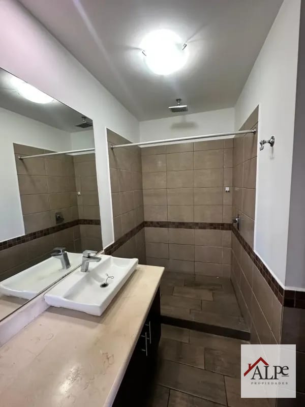 PENTHOUSE CON TERRAZA ZONA 10 — Apartamento en Alquiler en Verona, Zona 10, Guatemala, Ciudad — foto 11 de 15