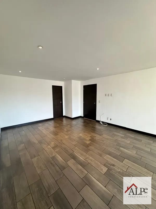 PENTHOUSE CON TERRAZA ZONA 10 — Apartamento en Alquiler en Verona, Zona 10, Guatemala, Ciudad — foto 4 de 15