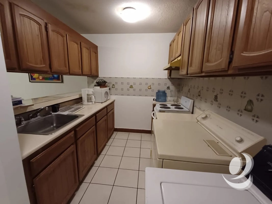 APARTAMENTO AMUEBLADO EN RENTA EDIFICIO AVENIDA ZONA 10 - 8