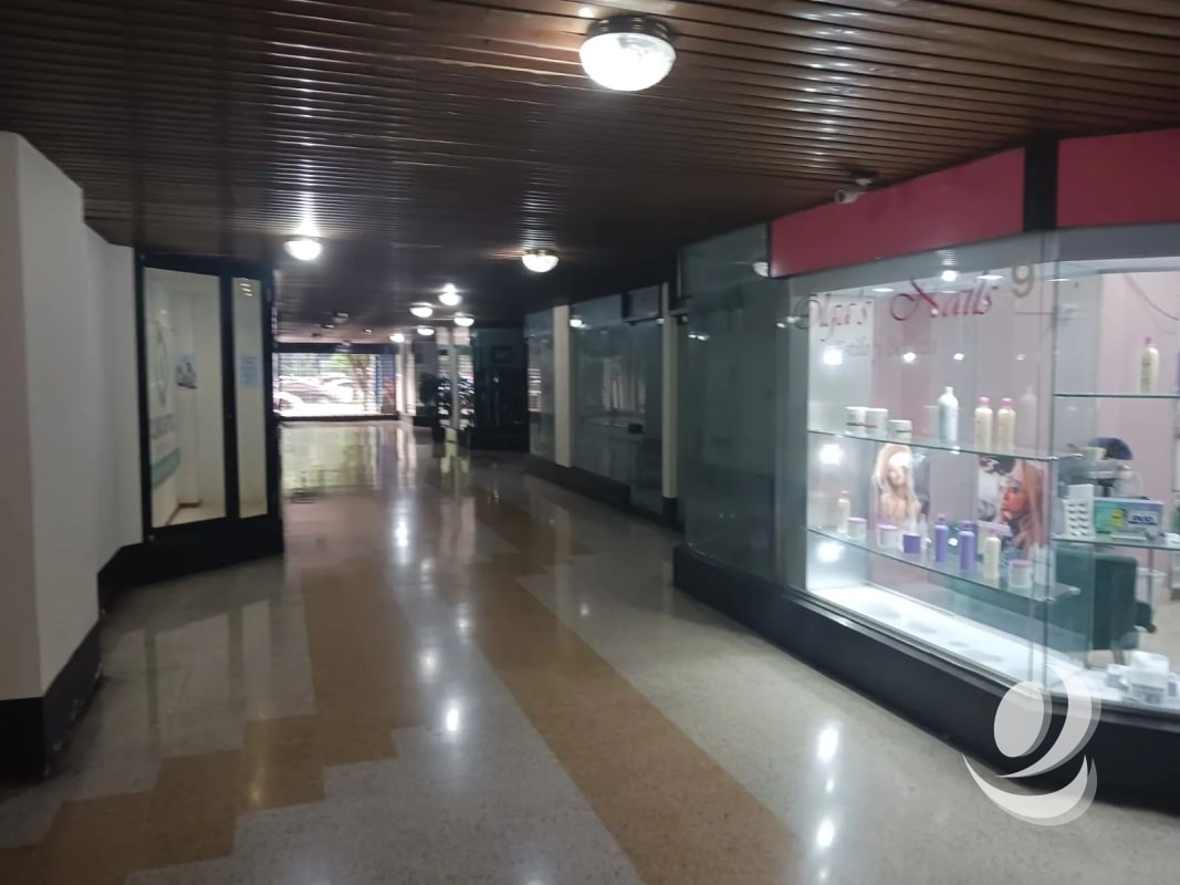 APARTAMENTO AMUEBLADO EN RENTA EDIFICIO AVENIDA ZONA 10 - 3