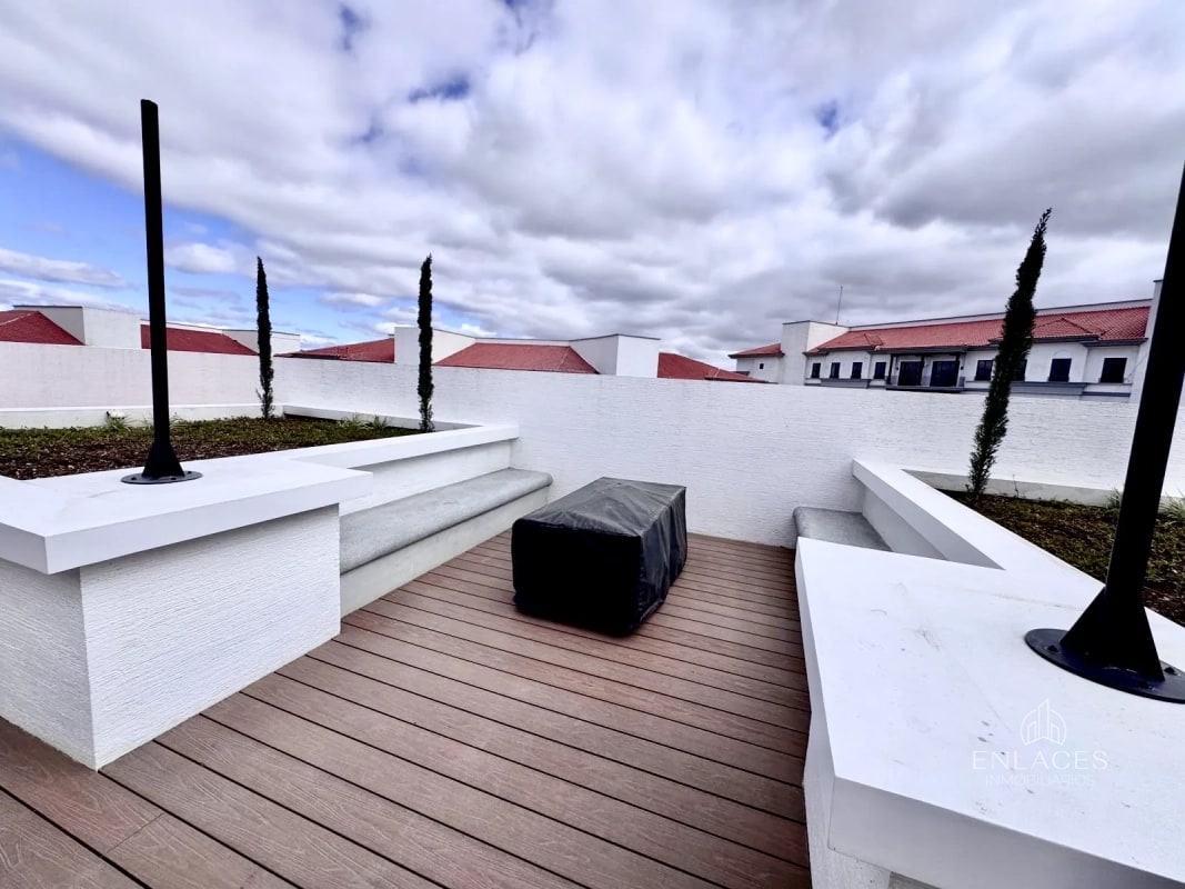 Zona 16 • Apartamento en Renta • Antares de Cayalá • Estudio - 3