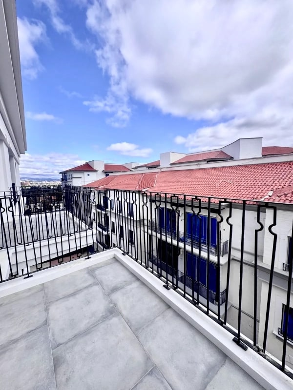 Zona 16 • Apartamento en Renta • Antares de Cayalá • Estudio - 2