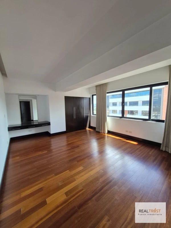 EN VENTA ESPECTACULAR PENTHOUSE - 13
